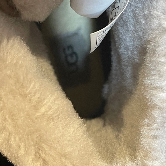 UGG UGG® Butte II Boot - Little Kid Gray & Blue Snow Boots size 2 - Picture 8 of 8